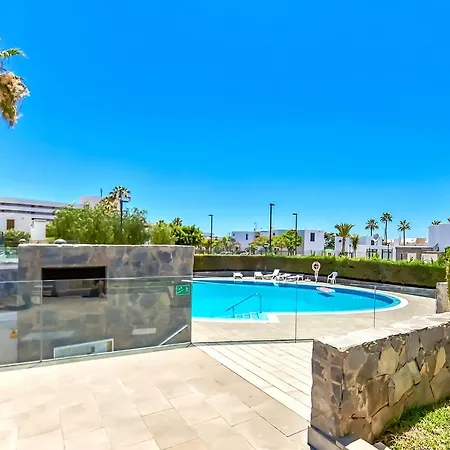 Near Playa De Americas With Wifi And Pool, Tenerife Sur Apartmán Playa de las Americas (Tenerife)